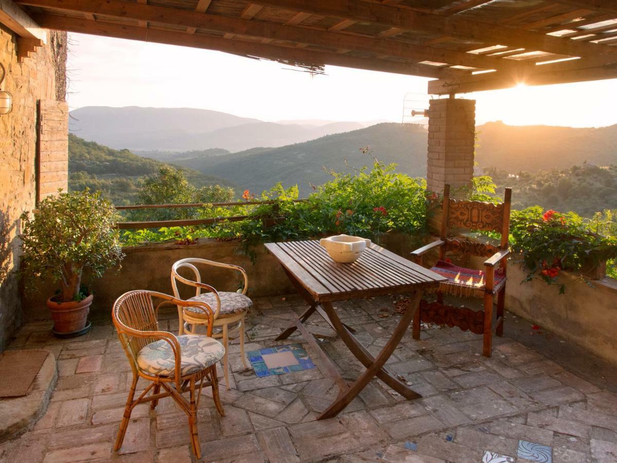 לינה וארוחת בוקר Casa La Valle, Gubbio, Frazione Santa Cristina מראה חיצוני תמונה