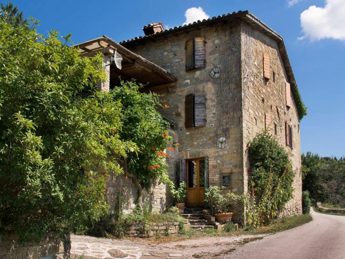 לינה וארוחת בוקר Casa La Valle, Gubbio, Frazione Santa Cristina מראה חיצוני תמונה